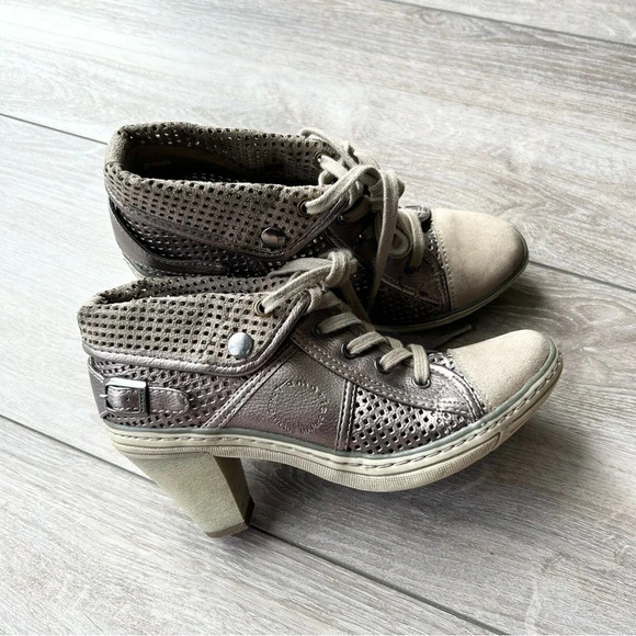 Tamaris  Trend Champagne Perforated Nubuck Leather Fold Over Heeled Sneaker - Picture 1 of 16